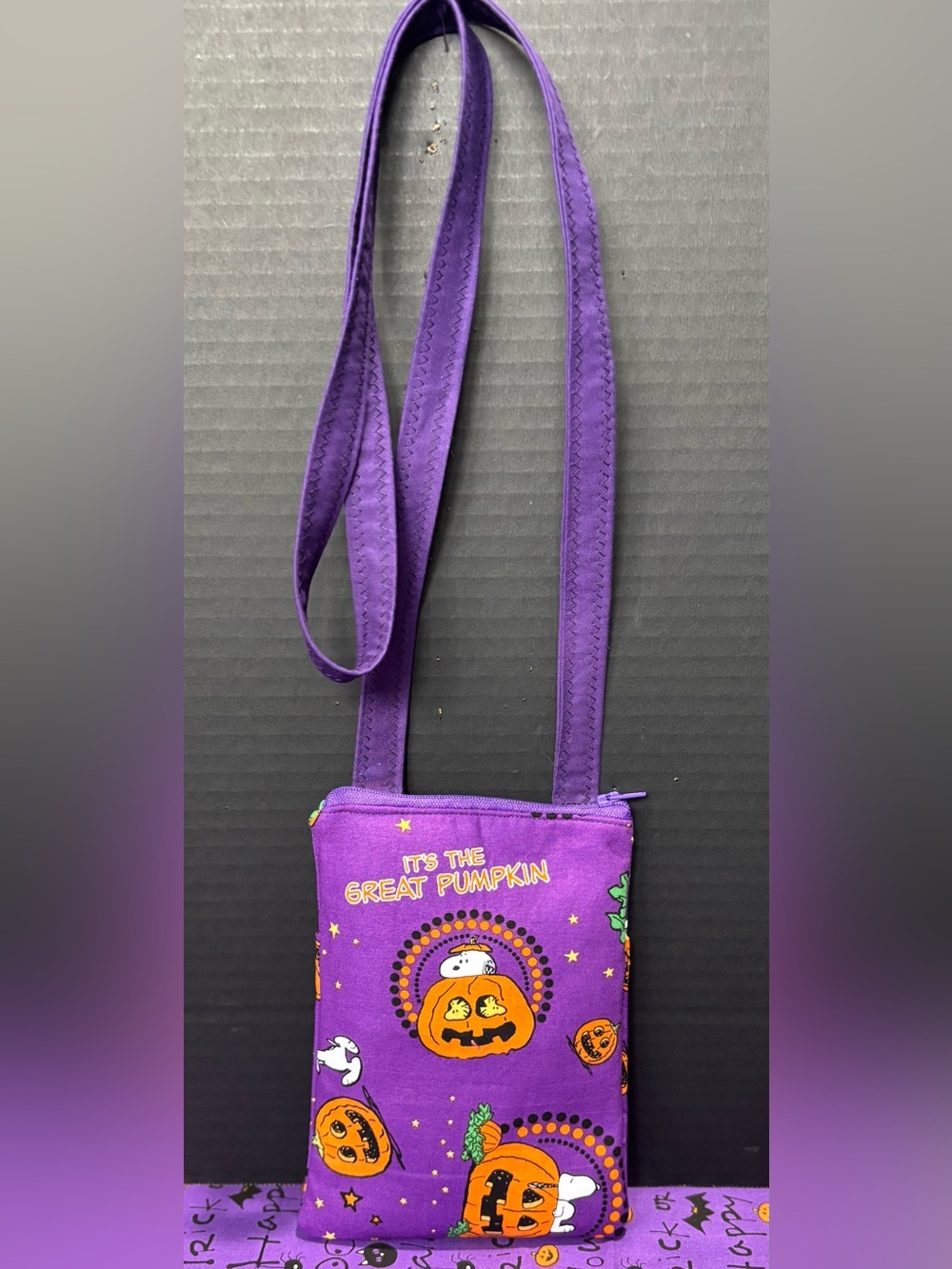 Halloween Its A Great Pumpkin Snoopy Handmade Crossbody Phone Pouch - Picture 2 of 4